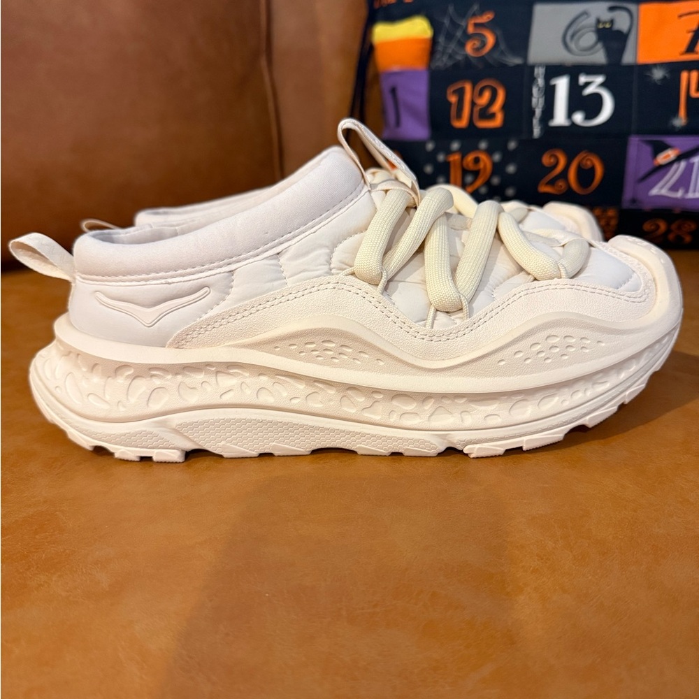 Hoka Ora One Primo- Vanilla. Brand new.
Retail $120. 6.5 men's, 7.5 women's